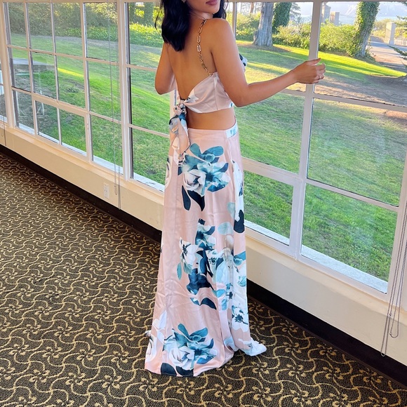 Beautiful long maxi dress - Picture 2 of 3